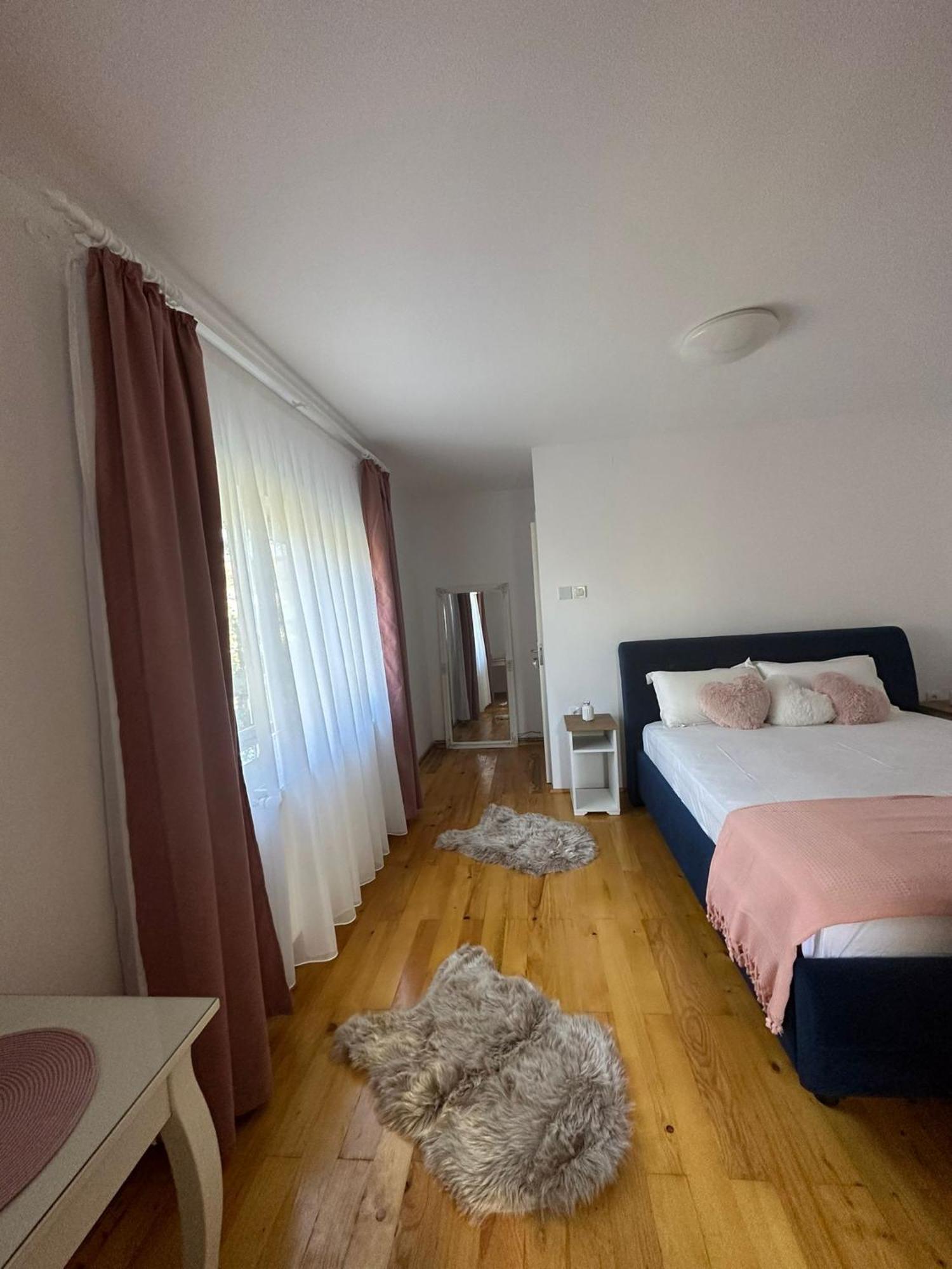 Vila Casa Eroilor Curtea de Argeş Exteriér fotografie